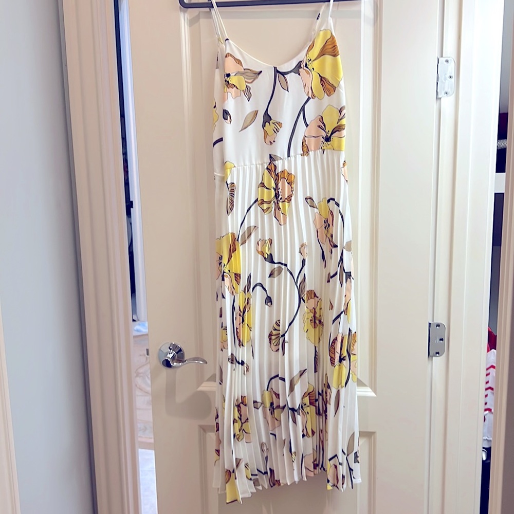 A New Day dress size M floral pleated